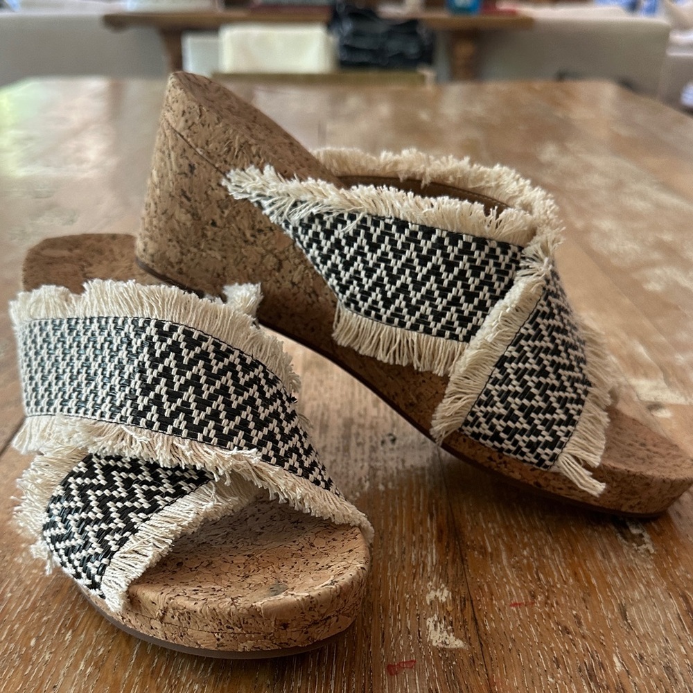 Lucky Brand Womens Khillian Synthetic Open Toe Woven Wedge Slide Sandal
